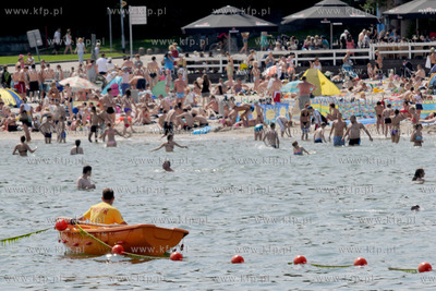 Lato wrocilo. Tlumy zazywajacych nie tylko slonecznych...