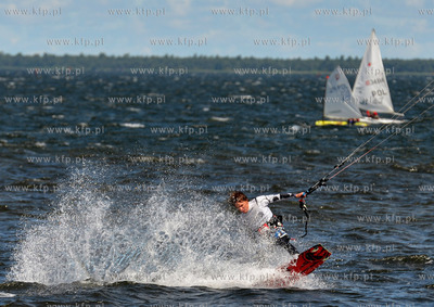 Wakacje w Pucku. Kitesurfing 20.07.2013 fot. Andrzej...
