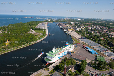 Port Gdańsk z lotu ptaka. 25.05.2009 fot. Kacper Kowalski...