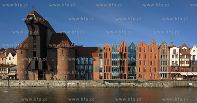 Gdanska starowka. Widok z Olowianki na Motlawe, zabytkowy...