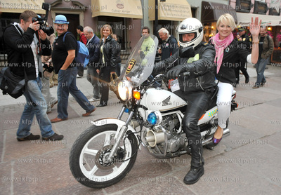 X Festiwal Dobrego Humoru w Gdansku. Parada Dlugim...