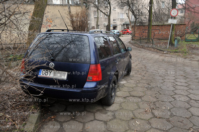 Samochody z rejestracjami spoza Gdanska zaparkowane...