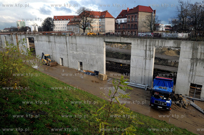 Gdansk. Budowa podziemnej linii kolejowej doprawadzaj...