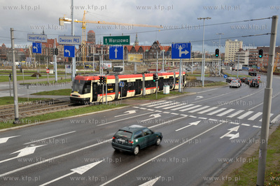 Gdansk. Budowa podziemnej linii kolejowej doprawadzaj...