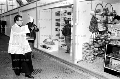 Poswiecenie nowych boksow Hali Targowej w Gdyni. 15.03.1993...