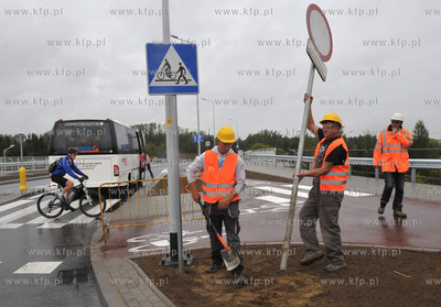 Otwarcie wezlow i dojazdow do przystanku PKM Jasien....