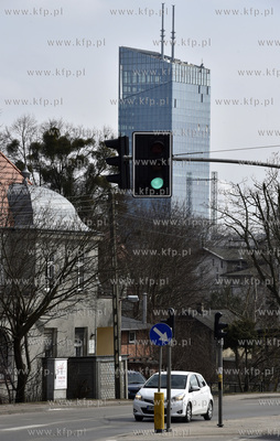 Gdańsk-Oliwa. Ul. Spacerowa. W oddali najwyższy budynek...