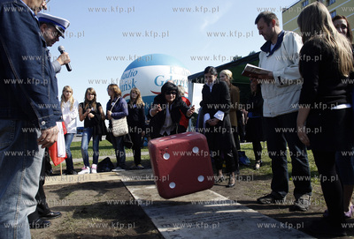 Gdansk. Plac Solidarnosci. Gra plenerowa SEGMENT, czyli...