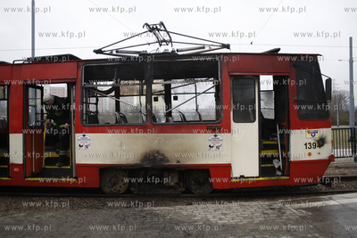 Gdansk. Na petli na Zaspie zerwala się siec trakcyjna...