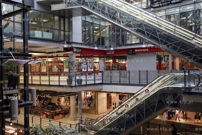 Gdańsk. Centrum Handlowe Manhattan. Biblioteka Manhattan.
08.03.2012
fot....