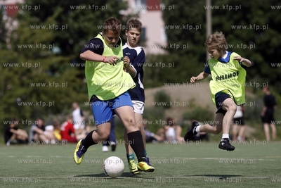 Gdansk Zaspa. Pilkarski turniej dzikich druzyn Do przerwy...