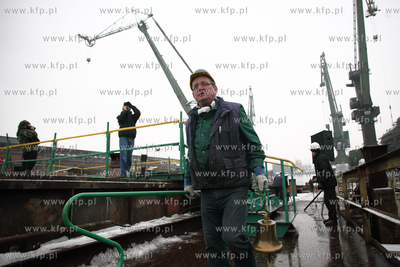 Stocznia Gdansk. Wodowanie statku Syn Antares.
18.12.2012
fot....