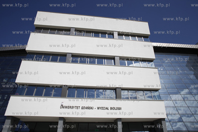 Kampus Uniwersytetu Gdanskiego w Oliwie. Nz budynek...