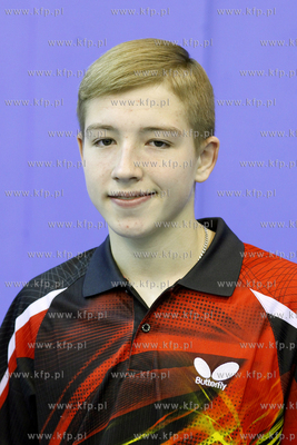 Tomasz Kotowski, tenisista stolowy. 18.11.2013 fot....