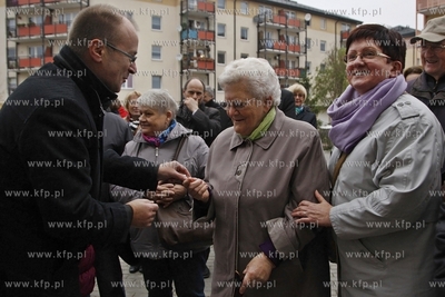 Uroczystosc przekazania mieszkan nowym lokatorom w...