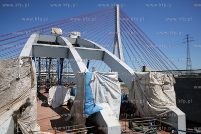 Gdańsk. Budowa mostu kolejowego na Martwej Wiśle.
03.07.2015
fot....