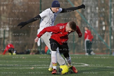 Gdansk Zaspa. Pilkarski turniej dzikich druzyn Do przerwy...