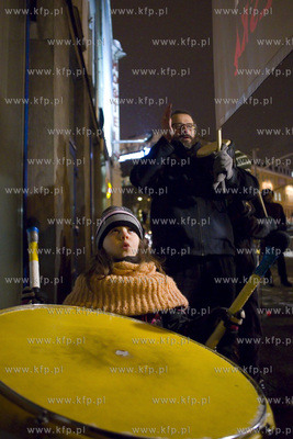 Manifestacja rodziców pod budynkiem  Kuratorium Oświaty...