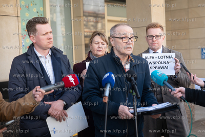 Konferencja prasowa mieszkańców Zaspy oraz radnych...