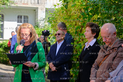 Na kamienicy przy ul. gen. Józefa Fiszera 8 we Wrzeszczu...