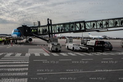 Gdańsk, Port Lotniczy im. Lecha Wałęsy. Z powodu...