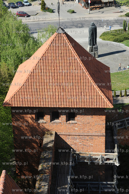 Frombork, Wzgorze Katedralne. Wieza  Kopernika z konca...