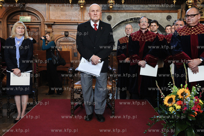 Gdansk. Dwor Artusa. Uroczysta Sesja Rady Miasta. Nadanie...