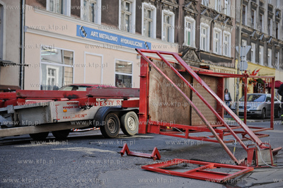 Gdansk. Ul Wajdeloty. Wypadek na wysokosci, w ktorym...