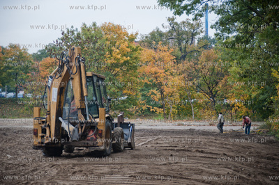 Gdansk. Prace porzadkowe na Targu Siennym i Rakowym...