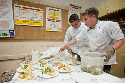 Studniowka w III Liceum Ogolnoksztalcacym im. Marynarki...