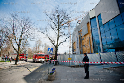 Pozar dachu Teatru Muzycznego w Gdyni . W akacji gasniczej...