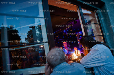 Gdansk. Oliwa. Dom Zarazy. Pisarz Pawel Huelle czyta...