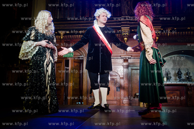 Gdansk. Dwor Artusa. Pierwszy odcinek improwizowanego...