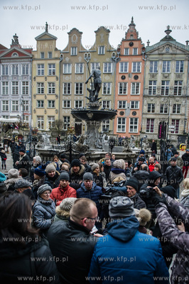 Gdansk. Dlugi Targ. Protest mieszkancow Gdanska, ktorzy...