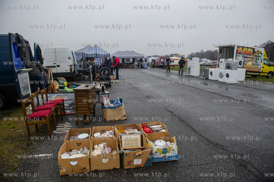 Gielda samochodowa w Pruszczu Gdanskim. Jedno z
najwiekszych...