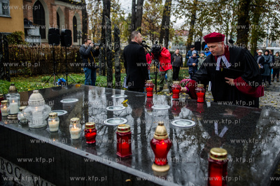 Gdańsk. Cmentarz Nieistniejących Cmentarzy. Modlitwa...