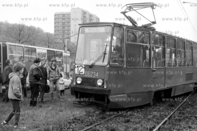Tramwaj linii 12 wypadl z szyn na ul. Kartuskiej w...
