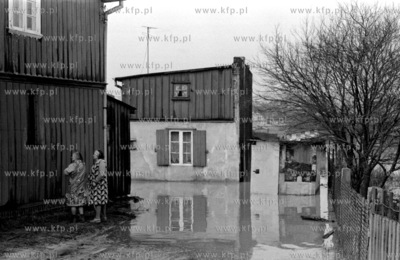 Zalana dzielnca Gdansk Orunia. 30.04.1980  5kwieicien80_z.kosycarz_p43...