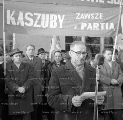 Wiec przeciwko wydarzeniom majowym '46 w Starej Kiszewie...