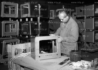 Stanowisko produkcyjne przeznaczone do wytwarzania...