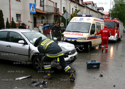 Wypadek na skrzyzowaniu osiedlowych uliczek Kieleckiej...