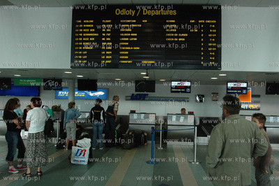 Wzmozone srodki bezpieczenstwa na Lotnisku im. Lecha...