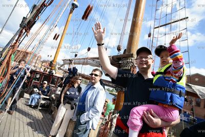 Gdansk. Baltic Sail 2007. Parada zagli  na Motlawie,
Nz....