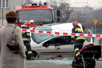 Rumia. O duzym szczesciu moze mowic kierowca Peugeota...