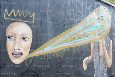 Lato zaczyna sie w Gdyni czyli Cudawianki. Nz. URBAN...