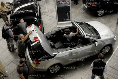 Trojmiejskie Targi Motoryzacyjne w hali wystawienniczej...