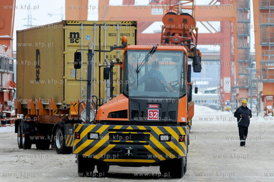 Zima w gdynskim porcie. Nz Baltycki Terminal Kontenerowy
15.02.2010
Fot....