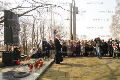 Gdynia. Cmentarz Wojenny w Gdyni Orlowie. Gdynianie...