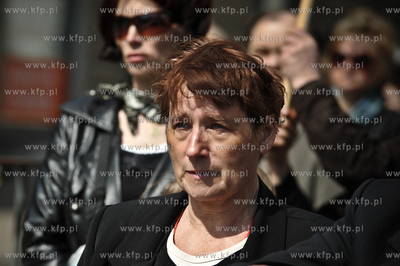 Warszawa, Minuta ciszy w intencji zmarlych osob w katastrofie...