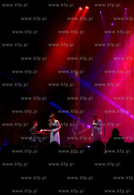 Gdansk Dzwiga Muze 2012. Koncert zespolu SISTARS. 10.08.2012...